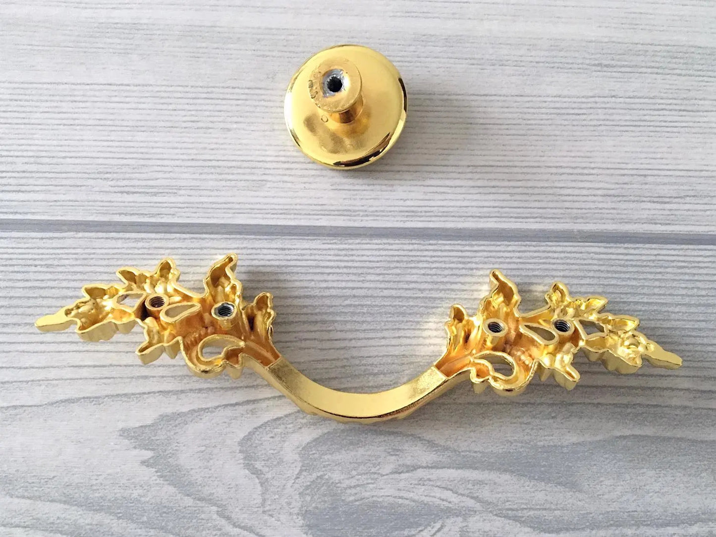 2.5" 3.75" Ornate Polished Gold Leafy Drawer Pull - French Provincial