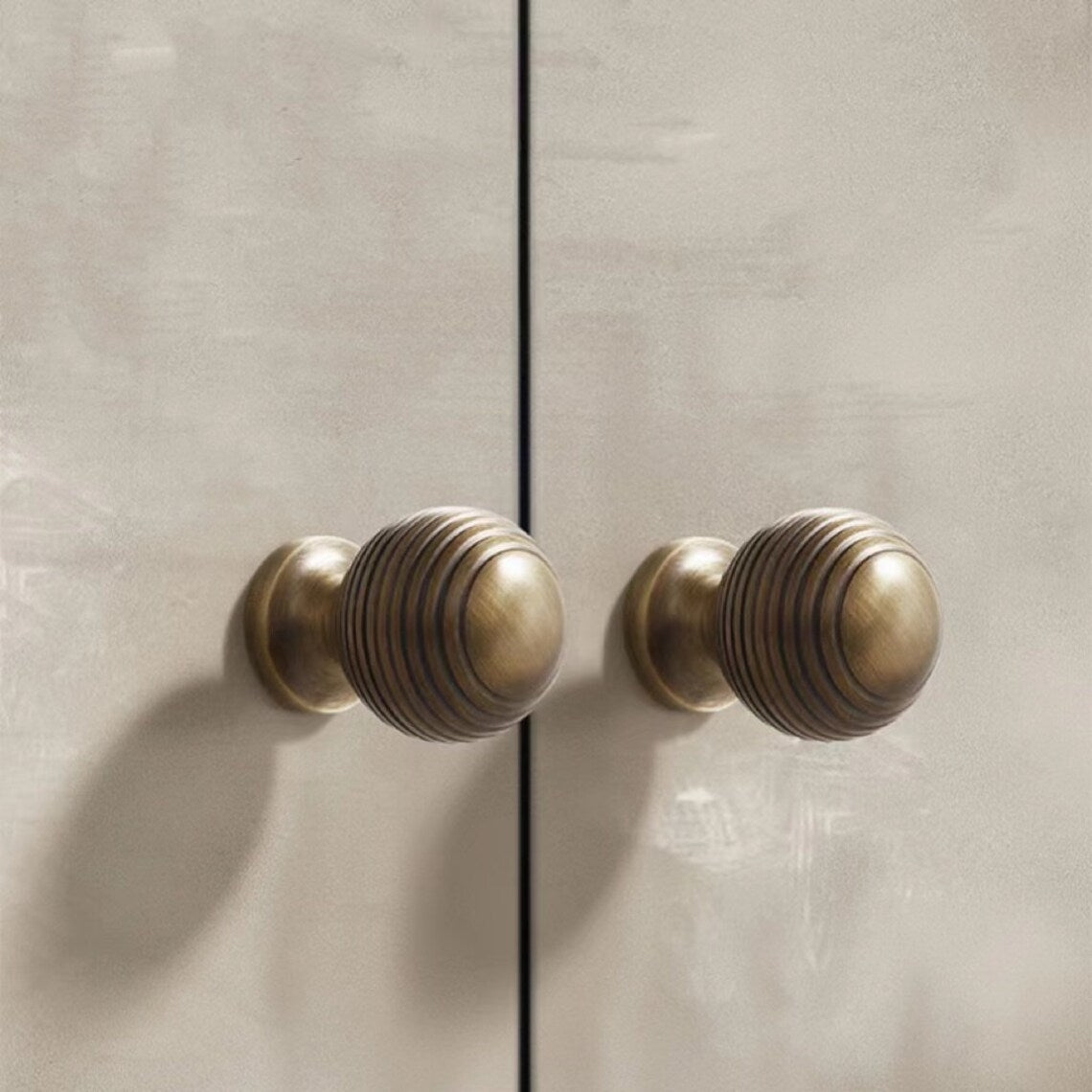 Solid Brass Beehive Cabinet Knob in Antique Bronze, Retro Sphere Drawer Pull