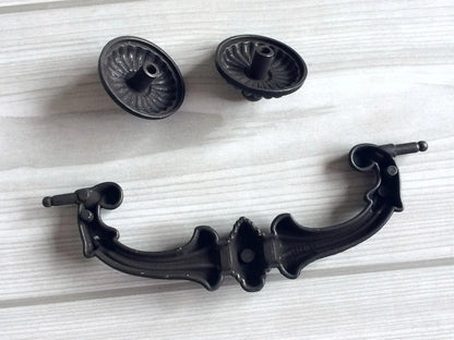 3.75“ 5" Georgian Swing Bail Drawer Pull - Antique Gold Brass