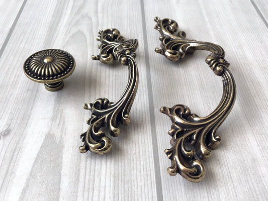 2.5" 3.75" Leafy Drawer Pull Handles, Antique Bronze, French Provincial Hardware 64 96 mm