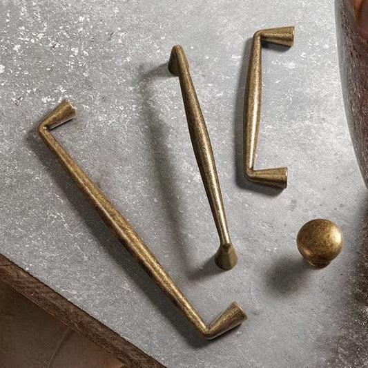 Poignées de tiroir et d'armoire en bronze antique | Lynns Hardware
