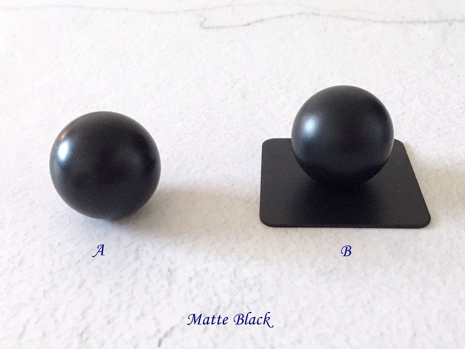 Ball Brass Knobs with backplate in Matte Black