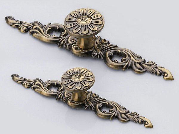 Aged Bronze Floral Cabinet Pull with Backplate - French Country