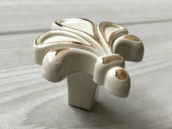Fleur De Lis Cabinet Pulls, Vintage Style Drawer Knobs, Bronze Black White Gold Brass