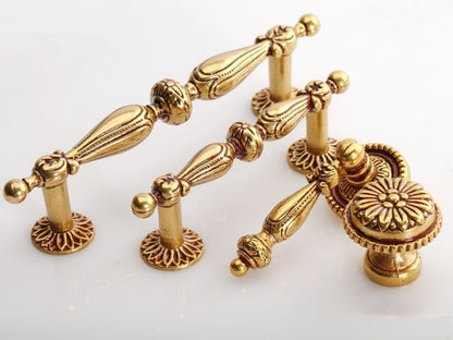 2.5" 3.75" Antique Gold Brass Cabinet Pulls, French Provincial Vintage, 64 96 mm Centers