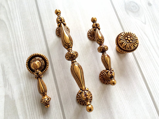 2.5" 3.75" Provincial Drawer Pulls, Antique Gold Brass, 64 96 mm Centers