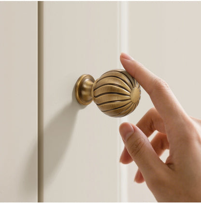 Antique Bronze Cabinet Knobs, Zinc Alloy, Classic Retro Kitchen Hardware