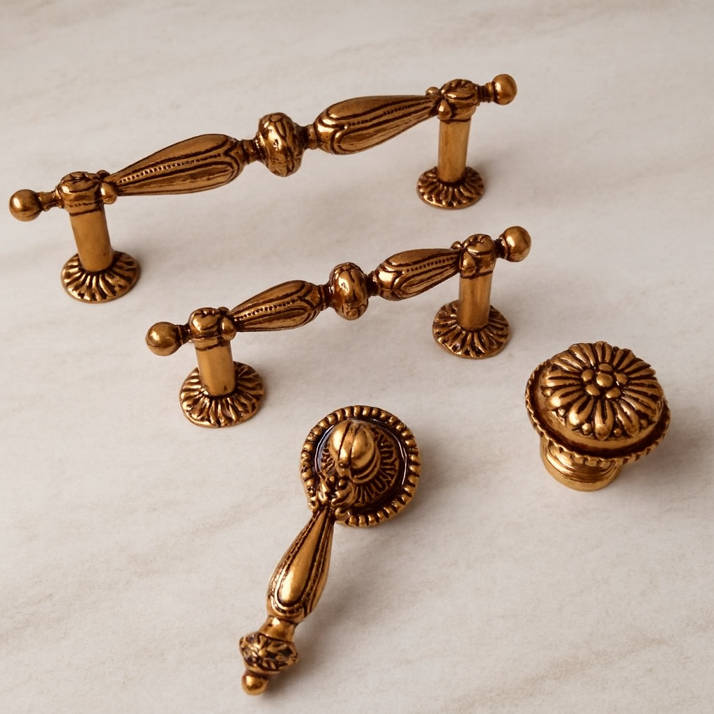 2.5" 3.75" Ornate Drawer Pulls - Antique Gold Brass - LynnsHardware