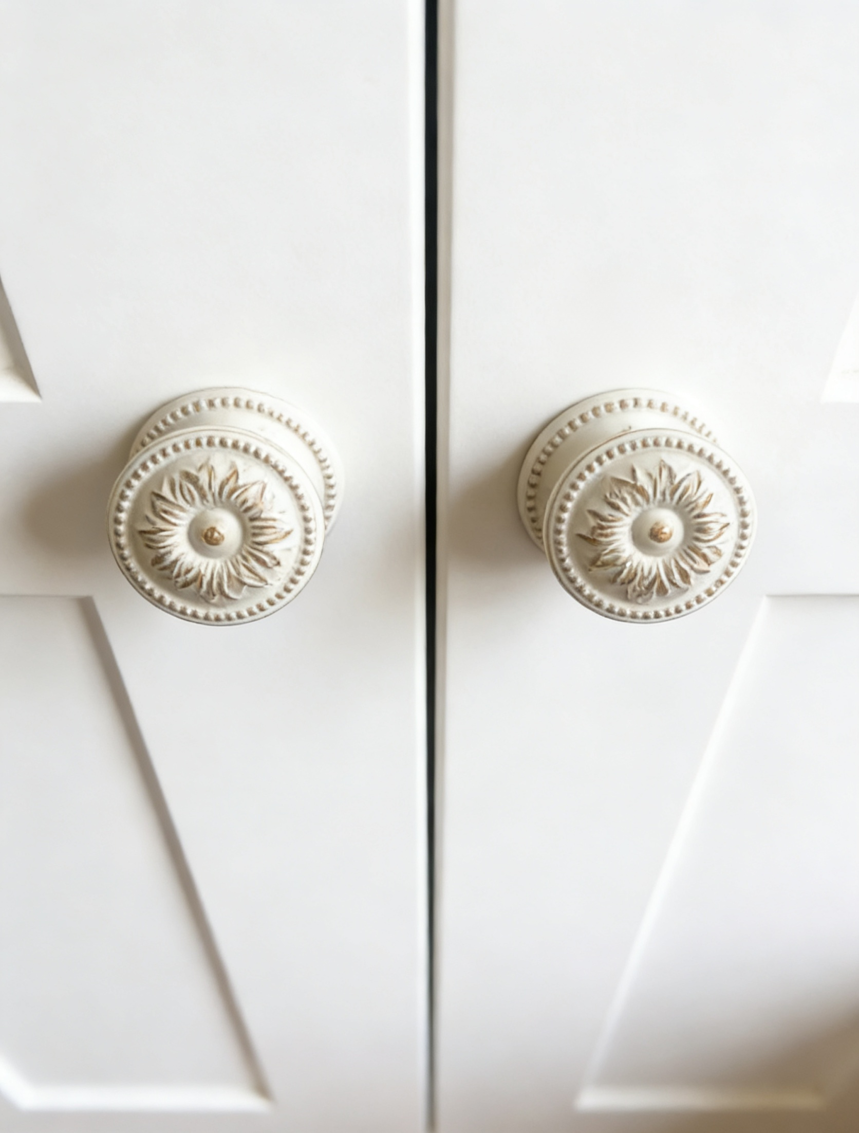 Shabby Chic Drawer Handle, French Country Swing Pull, Creamy White Gold - LynnsHardware