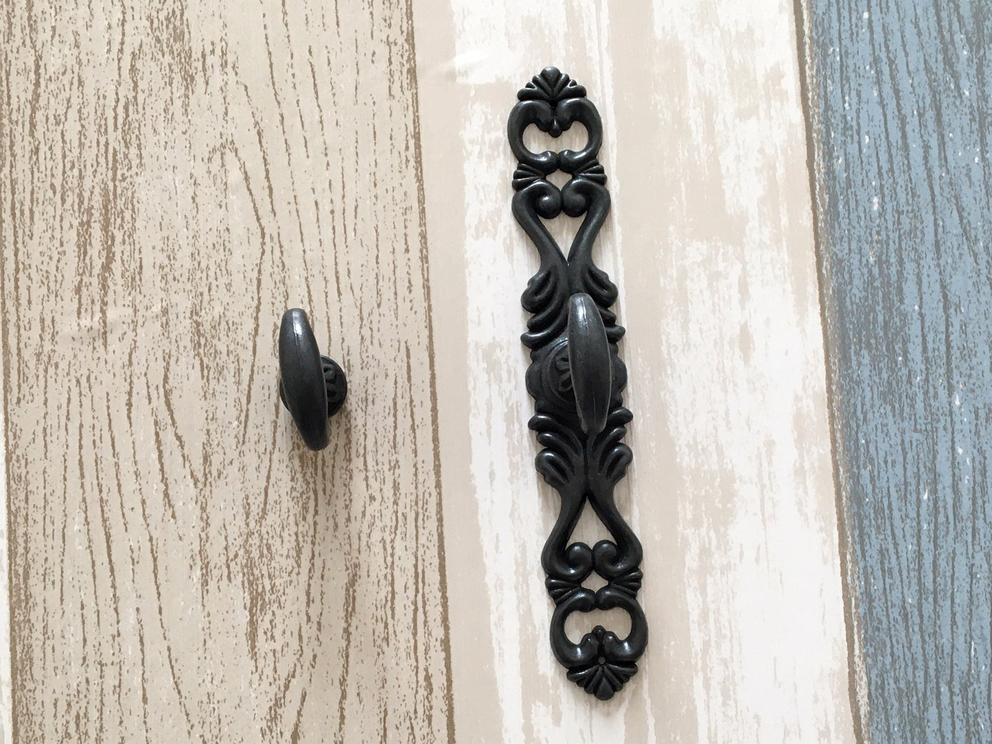 Vintage Style Ring Pull & Drawer Knob w. Backplate, Antique Black