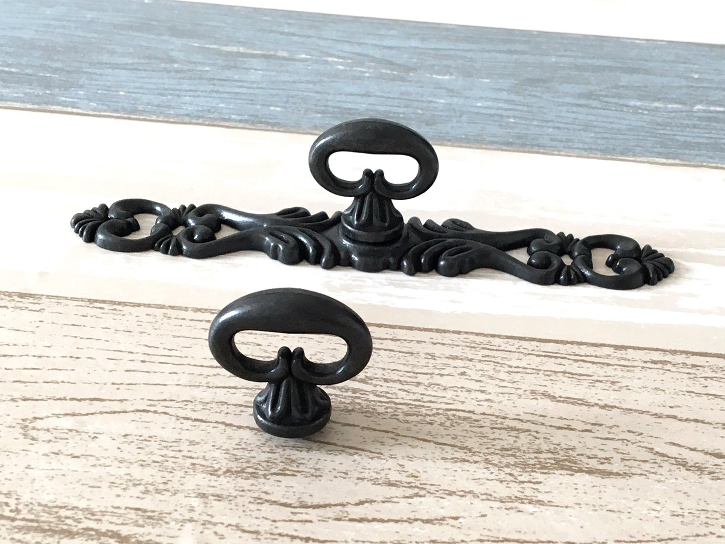 Vintage Style Ring Pull & Drawer Knob w. Backplate, Antique Black