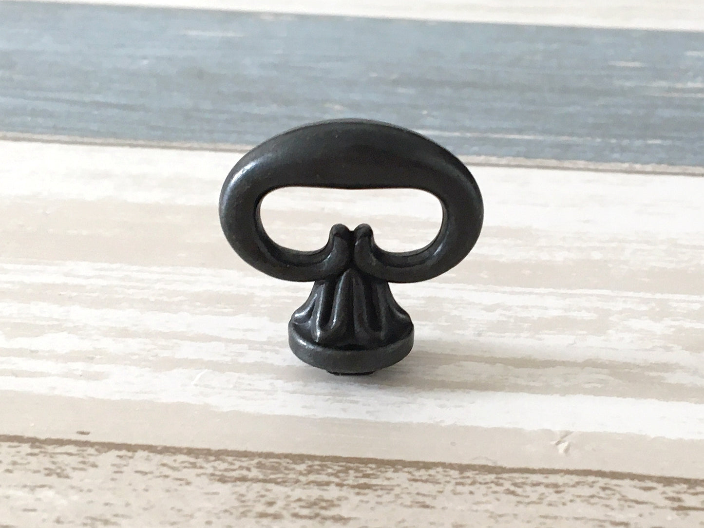 Vintage Style Ring Pull & Drawer Knob w. Backplate, Antique Black