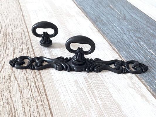 Vintage Style Ring Pull & Drawer Knob w. Backplate, Antique Black