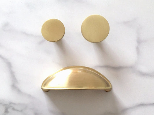 2.5" Gold Cup Drawer Pull & Disc Knob - LynnsHardware