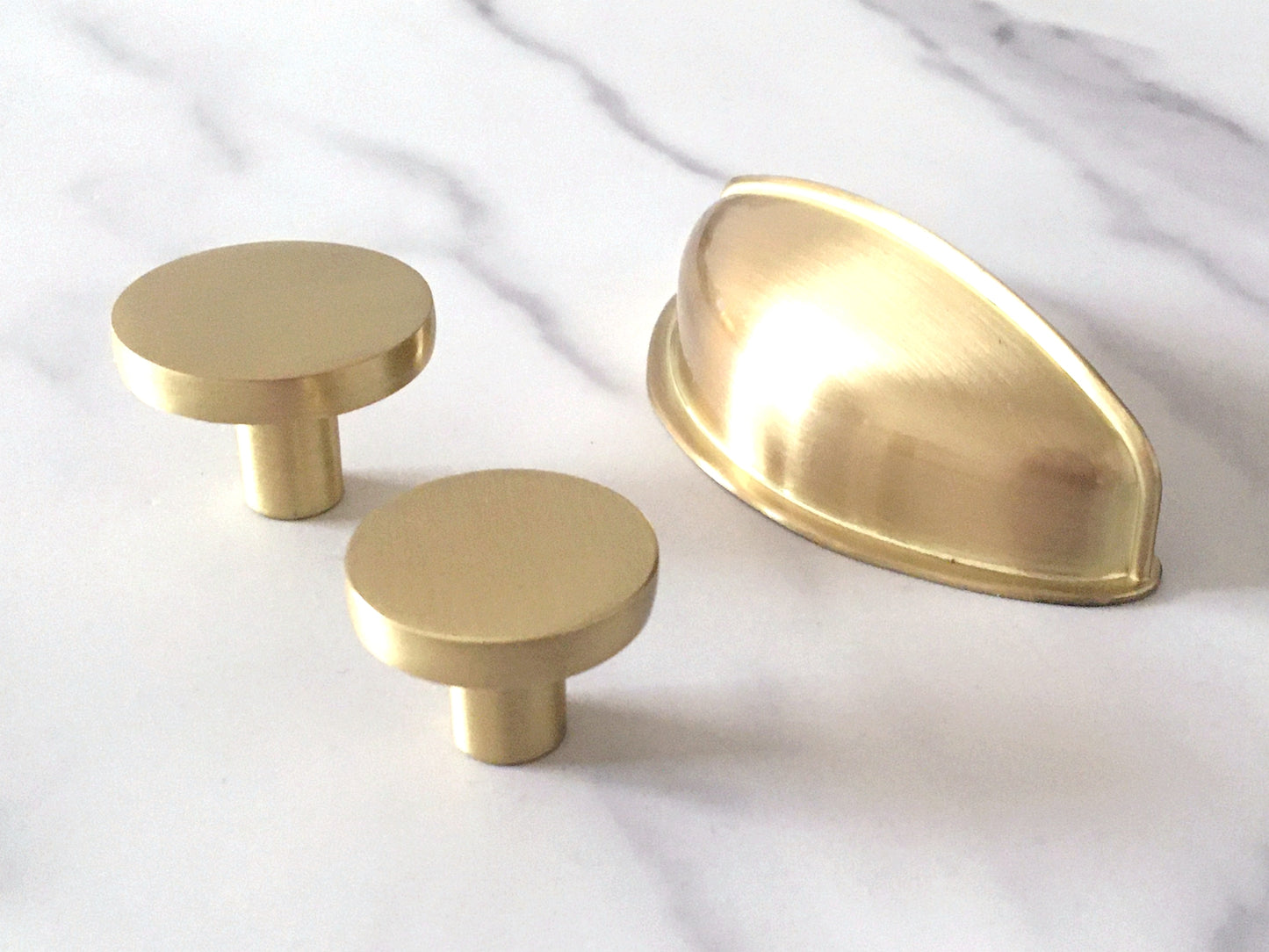 2.5" Gold Cup Drawer Pull & Disc Knob - LynnsHardware