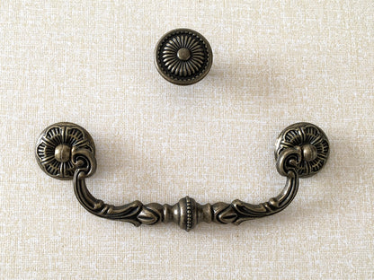 5.25“ Vintage Style Swing Bail Drawer Pull, Round Knob, Antique Bronze