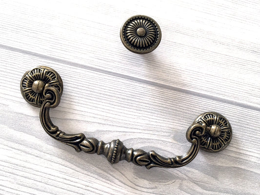 5.25“ Vintage Style Swing Bail Drawer Pull, Round Knob, Antique Bronze