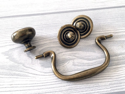 3.5" Swan-neck Drop Drawer Pull & Knob - Antique Bronze