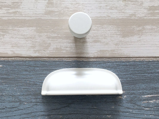 2.5" Cup Drawer Pull White, 64 mm Centers