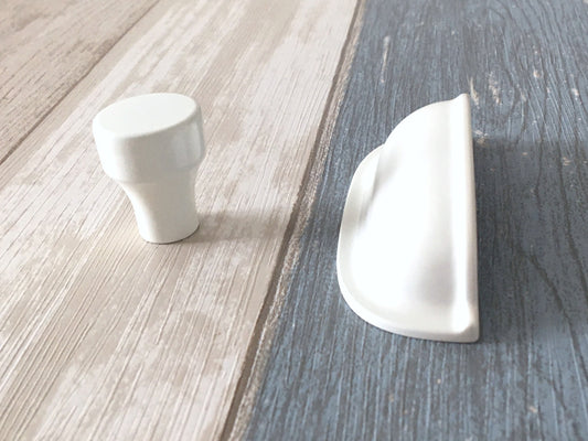 2.5" Cup Drawer Pull White, 64 mm Centers