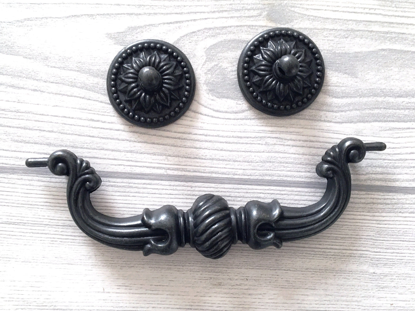 5.75" Vintage Style Swing Bail Drawer Pull, Antique Bronze/Black