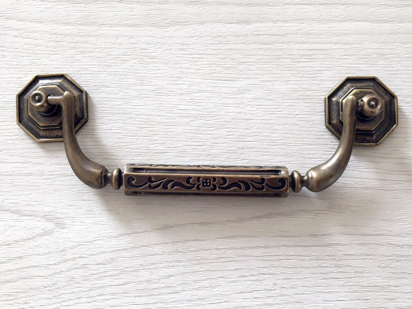 5.25“ Vintage Style Brass Swing Bail Drawer Pull - Antique Bronze - LynnsHardware