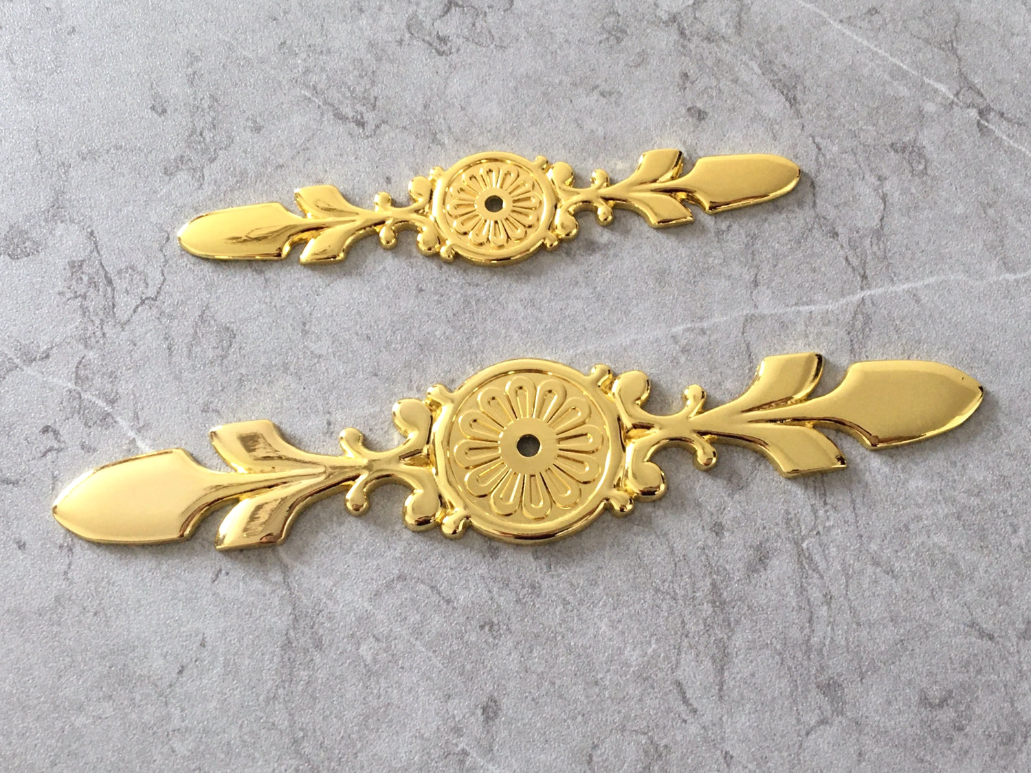 Polished Gold Cabinet Knob with Floral Backplate - LynnsHardware