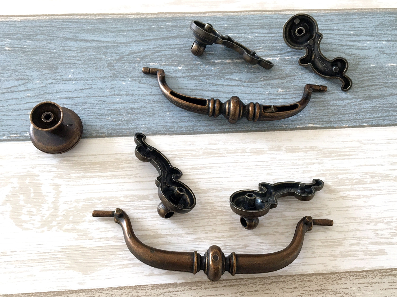 4.25" 4.75“ Vintage Swing Bail Drawer Pull - Antique Copper - LynnsHardware