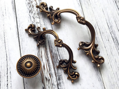 2.5" 3.75" Leafy Drawer Pull Handles, Antique Brass Copper, French Provincial Hardware 64 96 mm