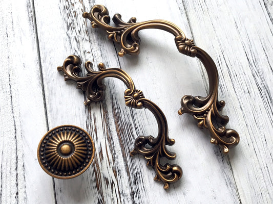 2.5" 3.75" Leafy Drawer Pull Handles, Antique Brass Copper, French Provincial Hardware 64 96 mm