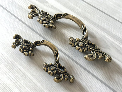 French Provincial Floral Leafy Knobs & Drawer Pulls, Antique Bronze, 1.75" 2.5" C-C