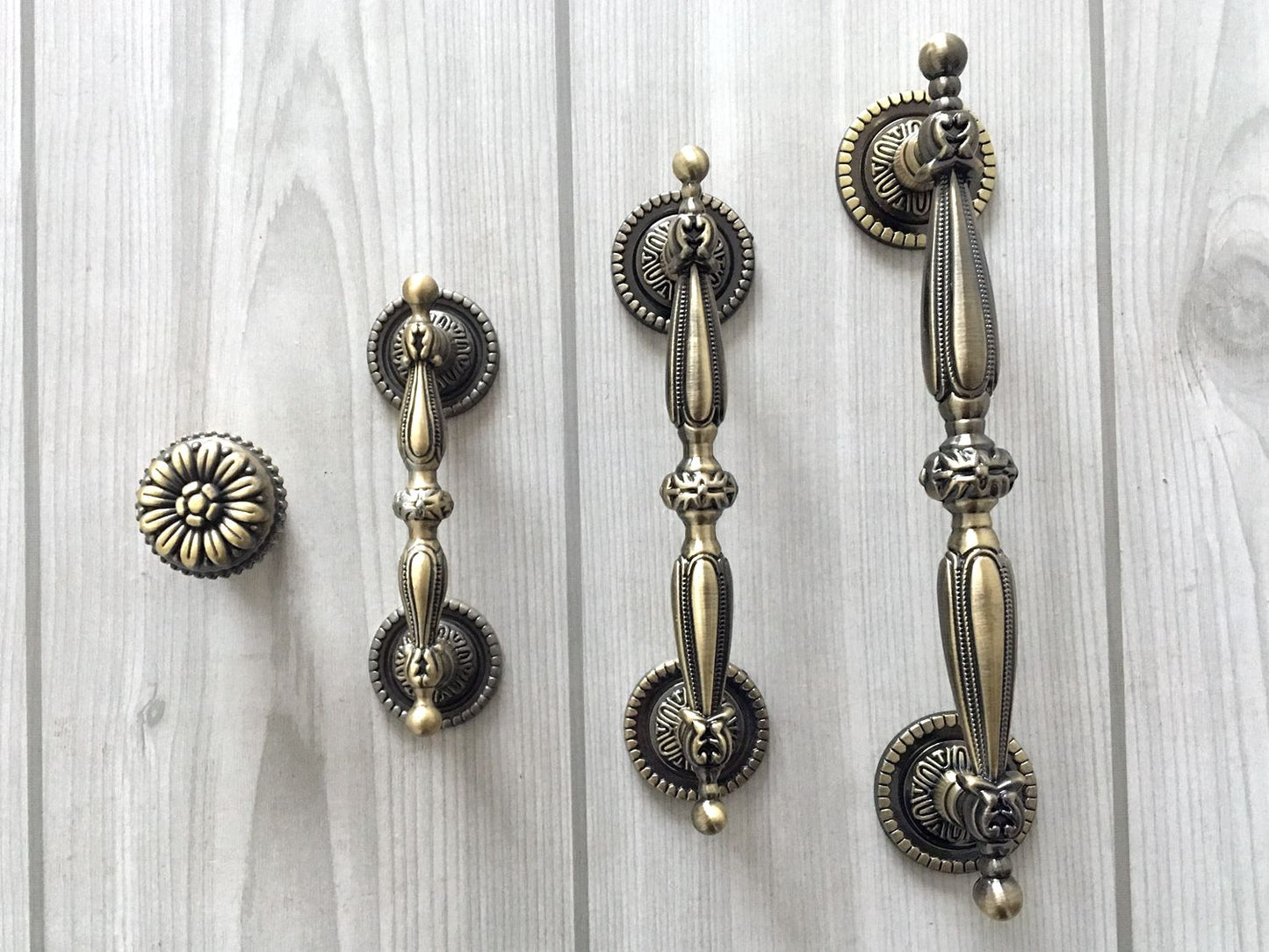 Antique Bronze Georgian Cabinet Pull - 2.5" 3.75" 5"