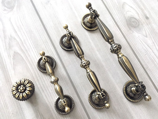 Antique Bronze Georgian Cabinet Pull - 2.5" 3.75" 5"