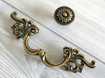 3-3/8" Victorian Leafy Drawer Pull Handle - Antique Bronze - LynnsHardware