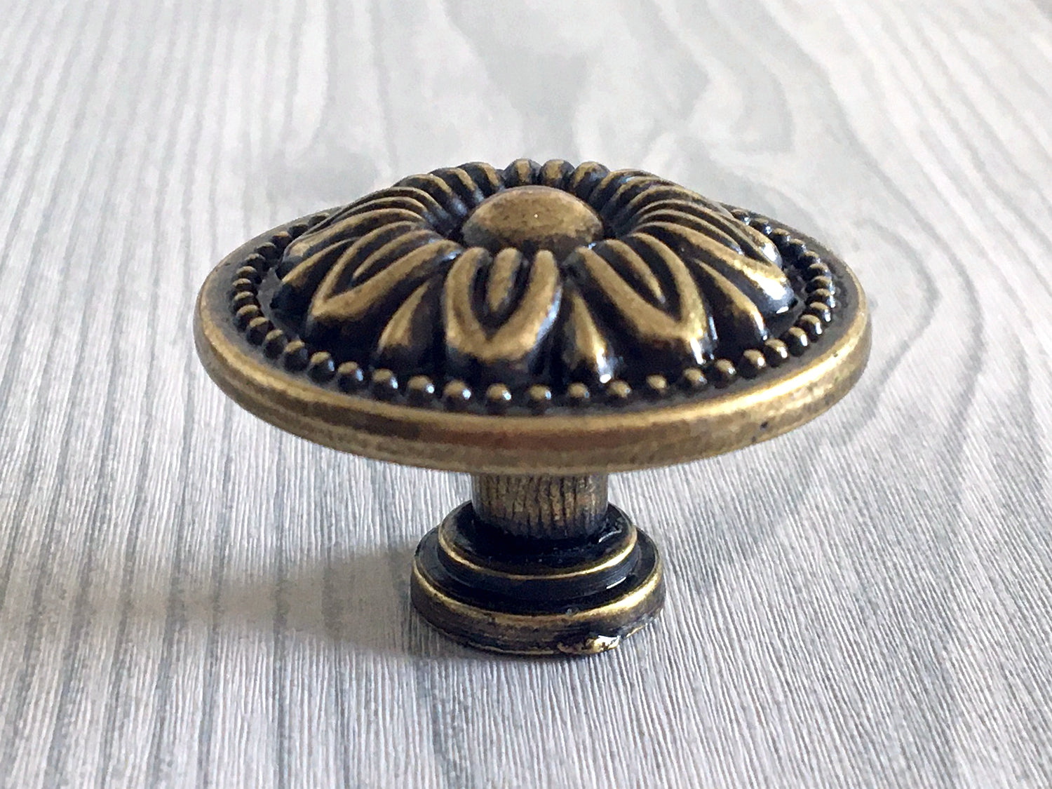 3-3/8" Victorian Leafy Drawer Pull Handle - Antique Bronze - LynnsHardware