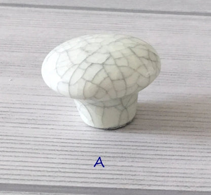 3" Centers White Crackle Keramik Schrankgriff - Porzellan / Antik Bronze 