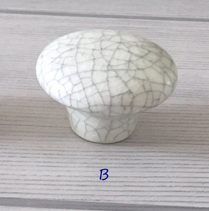 3" Centers White Crackle Keramik Schrankgriff - Porzellan / Antik Bronze 