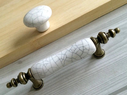 3" Centers White Crackle Keramik Schrankgriff - Porzellan / Antik Bronze 
