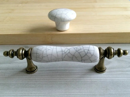 3" Centers White Crackle Keramik Schrankgriff - Porzellan / Antik Bronze 