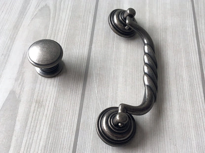 4 1/2" Schubladengriffe Antik Schwarz Silber Zinn Tropfengriff Bail Kommode Pulls Rustikale Schrankgriffe Griff Lynns Hardware 114 mm 4,5"